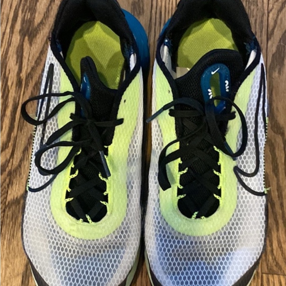 Nike 2090 Youth size 6
